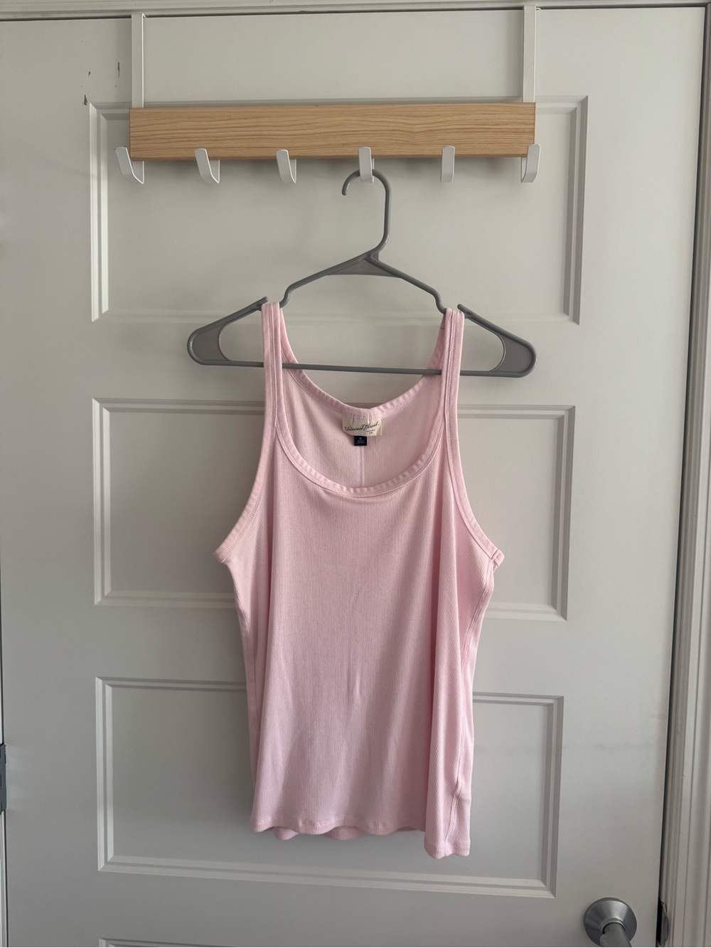 Universal Thread Women's Scoop Tank Top - Light Pink